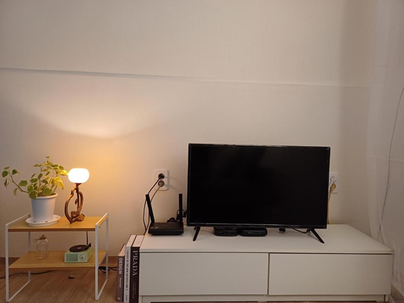 Apartment The Moment